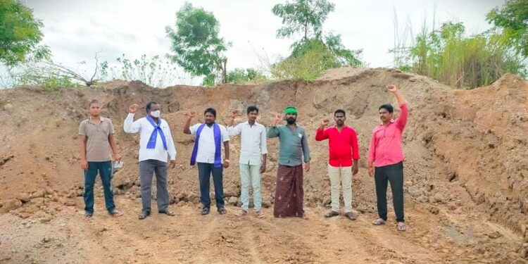 రాజధానిలో మళ్లీ రెచ్చిపోయిన మైనింగ్ మాఫియా