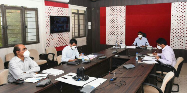 సచివాలయాల్లో బయో మెట్రిక్ హాజరు తప్పని సరి