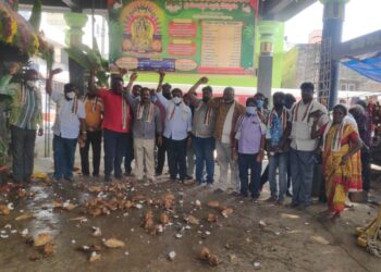 చంద్రబాబు ఆరోగ్యం కోసం..ఆలయాల్లో పూజలు