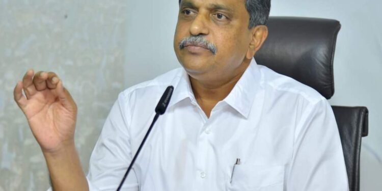 బీజేపీ నేతలకు ధైర్యం ఉంటే కేంద్ర ప్రభుత్వాన్ని కోరాలి పెట్రోల్, డీజిల్‌ ధరలు తగ్గించమనాలి ;సజ్జల రామకృష్ణారెడ్డి