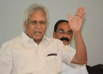 కేసీఆర్ స్వ‌యంగా ఫోన్ చేసి రమ్మంటేనే వెళ్లాను: ఉండ‌వ‌ల్లి అరుణ్ కుమార్