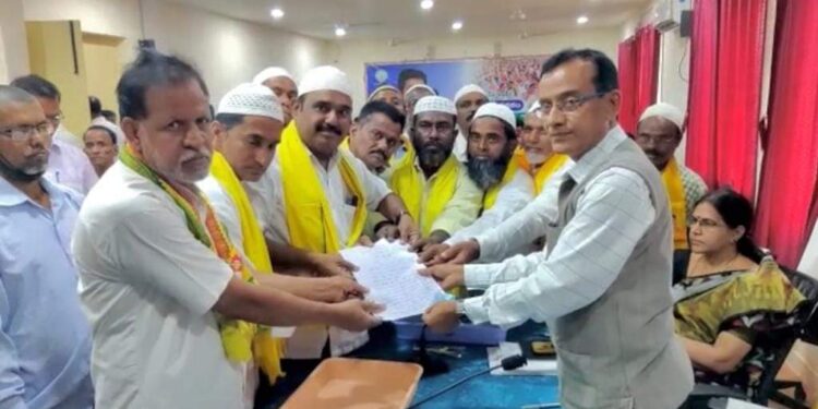 మైనార్టీ పథకాలను రద్దు చేయడం సిగ్గుచేటు!!