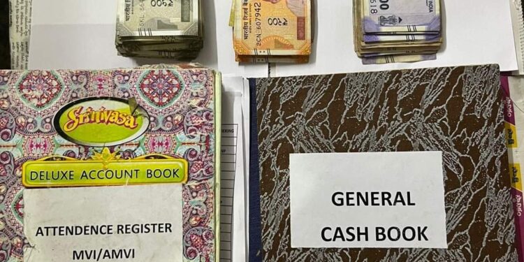 ఆర్టీఏ చెక్ పోస్ట్ పై అర్ధరాత్రి ఏసీబీ దాడులు