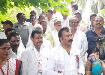 పవన్ కళ్యాణ్ ని విమర్శించే నైతిక హక్కు వైసీపీ కి లేదు!!