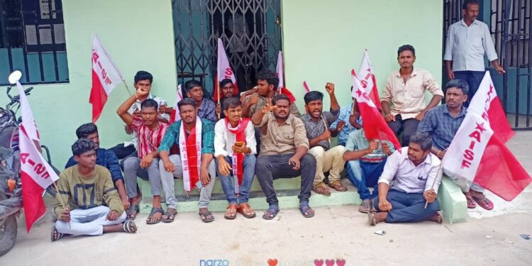 శ్రీచైత్యన విద్యాసంస్థలు గుర్తింపును రద్దు చేయాలి!