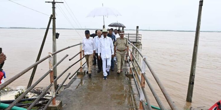 భారీ వర్షాల వెనుక విదేశాల కుట్ర!!