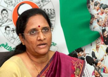 ఆన్‌లైన్‌ రుణ యాప్ లపై ‘మహిళా కమిషన్’ సీరియస్