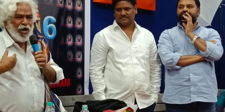 “బానిసలారా లెండిరా” అంటూ గళమెత్తి కదం తొక్కిన గద్దర్