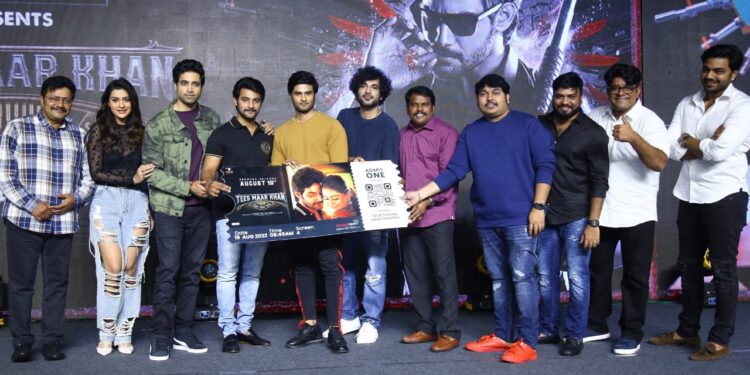 మూడు వేరియేషన్స్ లో “తీస్ మార్ ఖాన్” అలరిస్తాడు
