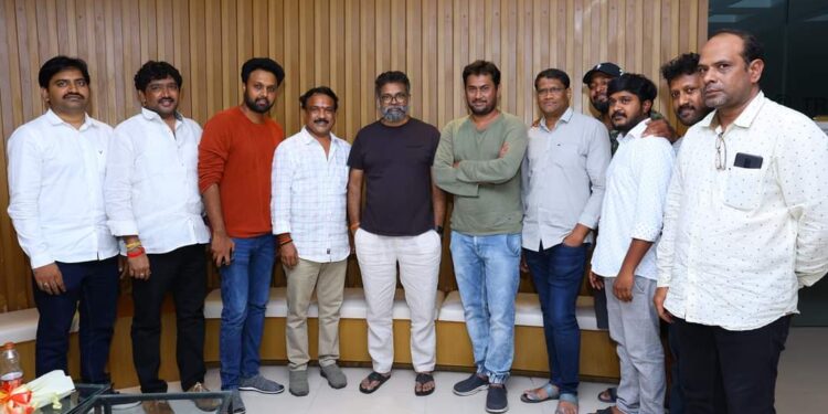 సుకుమార్ చేతుల మీదుగా “నచ్చింది గర్ల్ ఫ్రెండూ” సినిమా నుంచి ‘ఎర్రతోలు పిల్లా..’ లిరికల్ సాంగ్ రిలీజ్