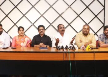 వికేంద్రీకరణ పేరిట వైసీపీ వీధి నాటకాలు ; జనసేన