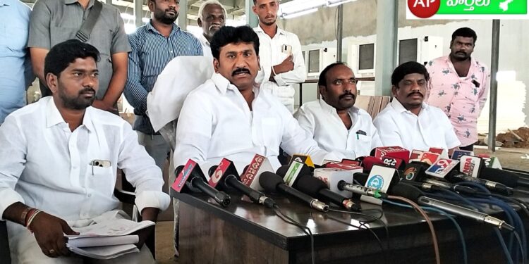 అనంత రాజకీయాల్లో ‘జాకీ’ పరిశ్రమ హీట్‌ పెంచుతుంది!