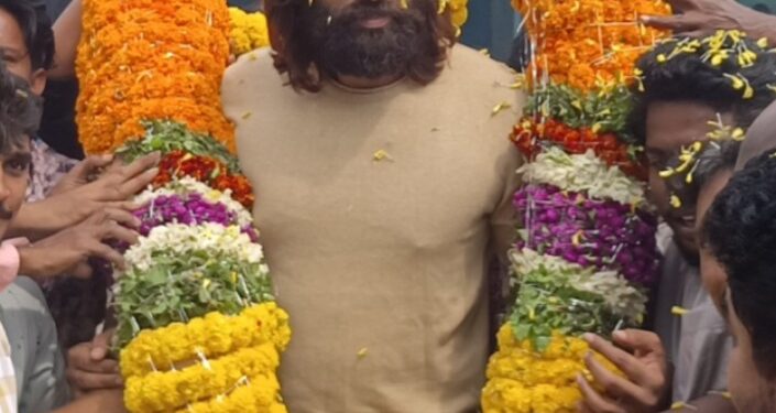 యానంలో జెట్టి చిత్రం హిరో సందడి