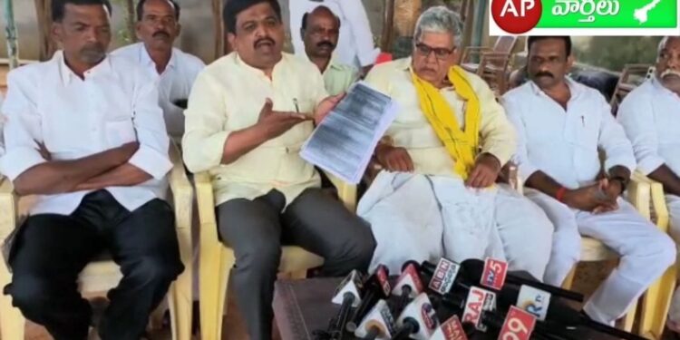 మాజీ ఎమ్మెల్యే V/S మంత్రి ఉషా శ్రీ చరణ్