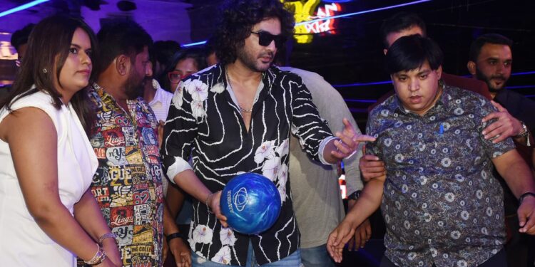 కొంపల్లిలో హాల్ ఆఫ్ గేమ్ ప్రారంభించిన నటుడు సిద్ధు జొన్నలగడ్డ.