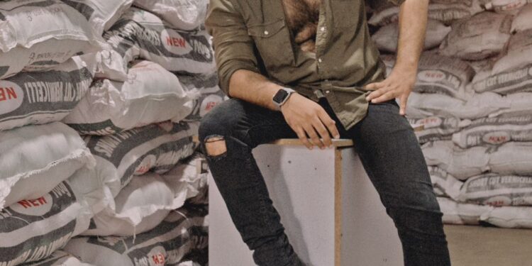 పాన్ ఇండియా మూవీలో పవర్ ఫుల్ పాత్రలో హీరో విశ్వ కార్తికేయ