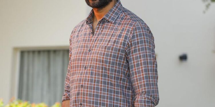 ఉత్కంఠ రేపేలా ‘సోదర సోదరీమణులారా…’ థియేట్రికల్ ట్రైలర్. వినాయక చవితి కి సెప్టెంబర్ 15న సినిమా గ్రాండ్ రిలీజ్