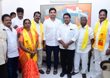 లోకేష్ సమక్షంలో వైసీపీ నేతలు టిడిపిలో చేరిక
