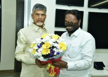 పచ్చపార్టీ మాజీ ఎమ్మెల్యే రాసలీలలు..?!!