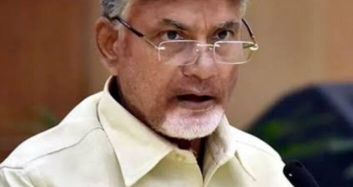 ప్రశాంత్ కిషోర్ ఎంట్రీతో టాపిక్ డైవర్ట్ చేసిన చంద్రబాబు