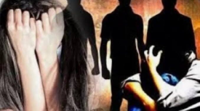 విశాఖ గ్యాంగ్ రేప్ ఘటనపై మహిళా కమిషన్ సీరియస్