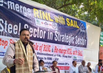 విశాఖ ఉక్కు ప‌రిర‌క్ష‌ణ‌కు ఢిల్లీలో గ‌ళ‌మెత్తిన జేడీ