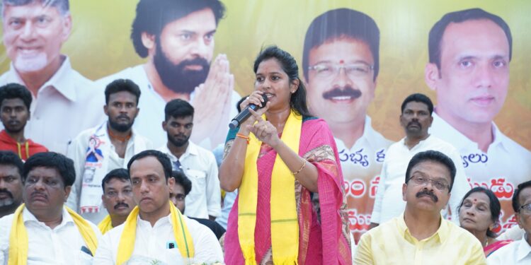 నిరంకుశ వైసీపీ ప్రభుత్వాన్ని సాగనంపాలి ; బండారు శ్రావణి