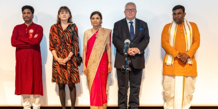 పోలాండ్ తెలుగు అసోసియేషన్ అధ్యక్షులు చంద్ర భాను ఆధ్వర్యంలో ఉగాది వేడుకలు…