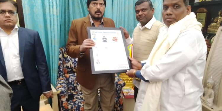 కేంద్ర సహాయక మంత్రి రామ్ దాస్ అఠావలెను సన్మానించిన ఎ.ఆర్.మల్లు ఫౌండేషన్ ఛైర్మన్ మల్లు శివరాం