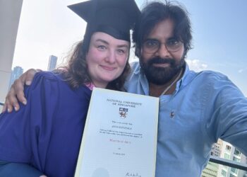 భార్య గ్రాడ్యుయేషన్ వేడుక‌కు హాజ‌రైన పవన్ కళ్యాణ్