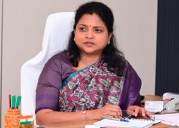 పశ్చిమగోదావరి జిల్లా కలెక్టర్ గా IPS ఉమేశ్ చంద్ర భార్య