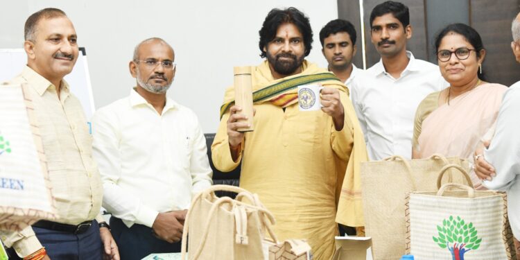 అంతర్జాతీయ ప్రమాణాలతో జూ పార్కుల అభివృద్ధి : పవన్ కళ్యాణ్