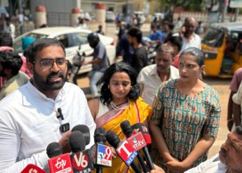 లక్ష్య సంకల్ప ట్రస్ట్‌ ఆధ్వర్యంలో నిలోఫర్ ఆసుపత్రి వద్ద అన్నదానం