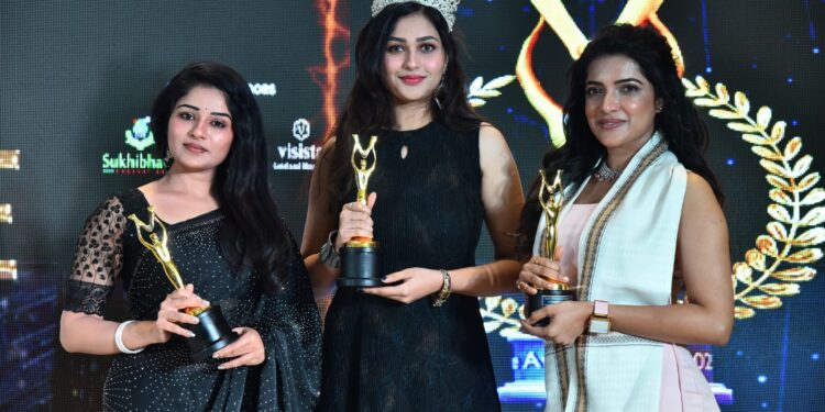 ఘనంగా విజన్ స్టూడియోస్ ఐకాన్స్ ఆఫ్ ఎక్సలెన్స్ అవార్డ్స్ 2025 కార్యక్రమం