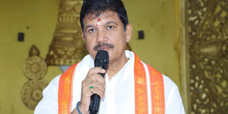 అమూల్ తరువాత నాణ్యతలో సంగం డెయిరీనే..సవాల్ విసురుతున్నా _ టీడీపీ ఎమ్మెల్యే, సంగం డెయిరీ చైర్మన్ ధూళిపాళ్ళ