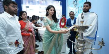 హీరోయిన్ మానస వారణాశి చేతుల మీదుగా నెల్లూరులో లాడియా (LADIA) 6వ స్టోర్ ప్రారంభం