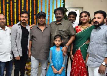 నిర్మాత కేఎస్ రామారావు, డైరెక్టర్ వి.వి.వినాయక్ అతిథులుగా ఘనంగా “అహోం” సినిమా ప్రారంభం