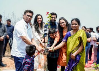 భవిష్యత్తరాలకు కూడా చోటిద్దాం… పుడమితల్లిని కాపాడుకుందాం…రాధే దగ్గుమల్ల