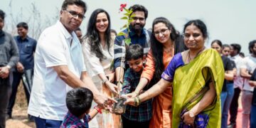 భవిష్యత్తరాలకు కూడా చోటిద్దాం… పుడమితల్లిని కాపాడుకుందాం…రాధే దగ్గుమల్ల