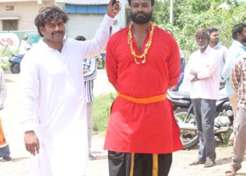 నటుడిగా వెండితెరపై.. సేవామూర్తిగా నిజ జీవితంలో: బహుముఖ ప్రజ్ఞాశాలి అఫ్సర్ ఆజాద్