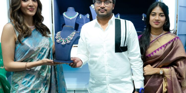 ఖమ్మంలో ప్రారంభమైన భారతదేశపు అతిపెద్ద ల్యాబ్-గ్రోన్ డైమండ్ జ్యువెలరీ స్టోర్ ‘లాడియా’ ఏడో షోరూమ్