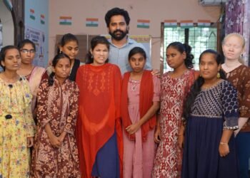 రాఖీ వేడుకల్లో మానవత్వాన్ని చాటుకున్న నటుడు సంజోష్