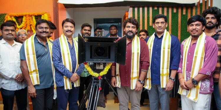 యం.యస్ వారాహి, శిమమ్ మీడియా పతాకాలు నిర్మిస్తున్న సినిమాలో ప్రముఖ ఫోక్ స్టార్ కిట్టు పవన్